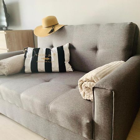 Apartament- Blisko Morza- W Trzech Koronach Z Prv Miejscem Parkingowym W Cenie! سفينويتشي المظهر الخارجي الصورة