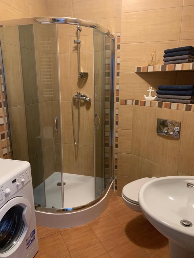 Apartament- Blisko Morza- W Trzech Koronach Z Prv Miejscem Parkingowym W Cenie! سفينويتشي المظهر الخارجي الصورة